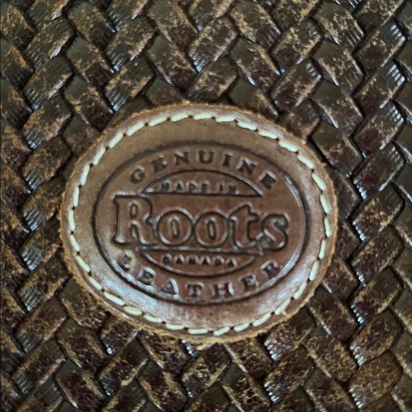 Roots crossbody small woven leather handbag. Never used. - Picture 10 of 10